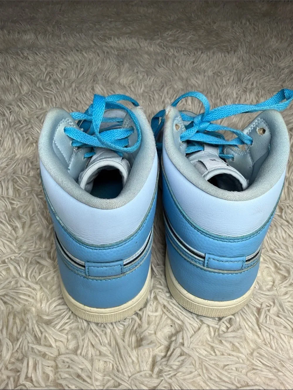 Nike Air Jordan 1 Mid in Sky Blue and White